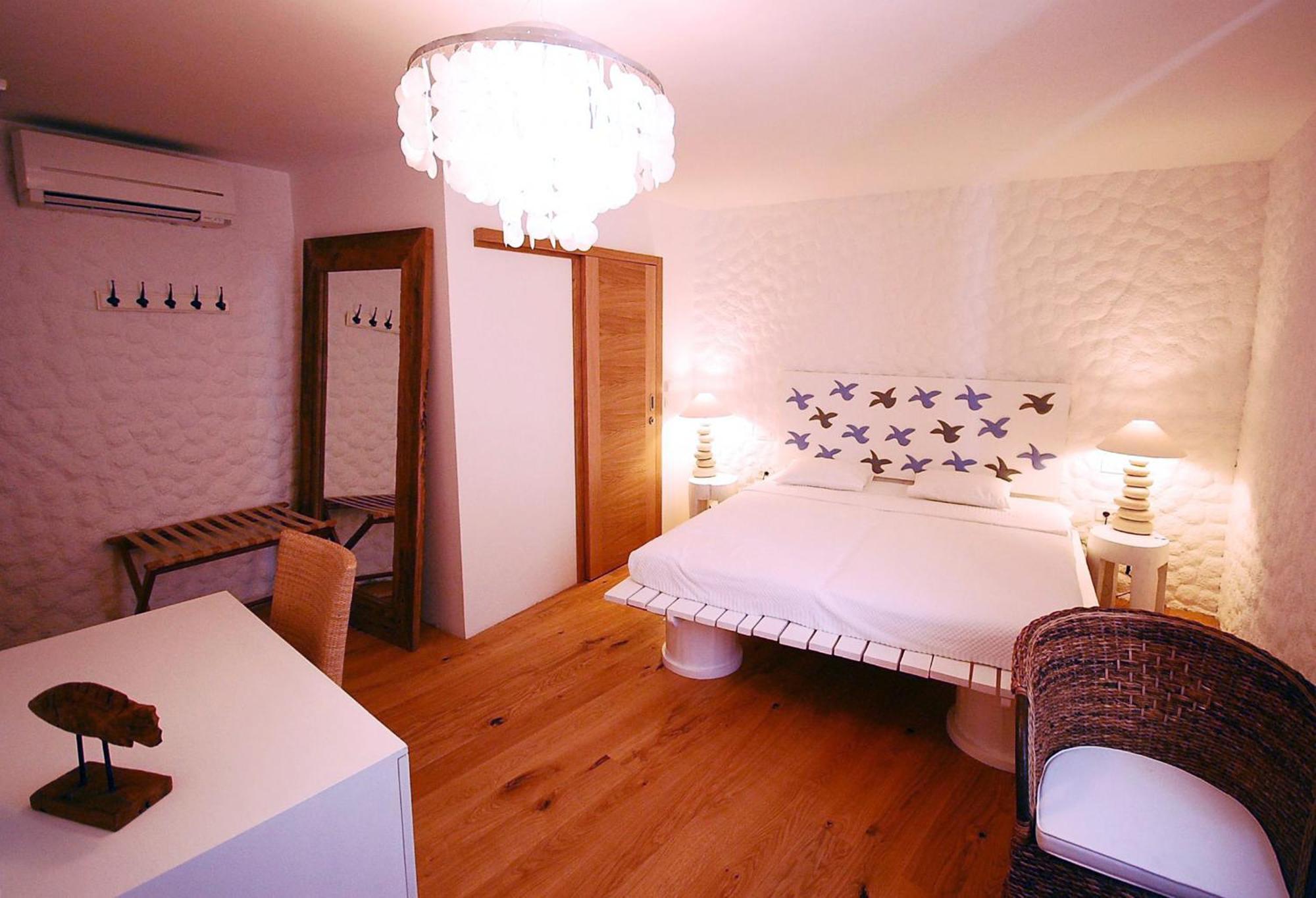 Отель Boutique Placa 4*